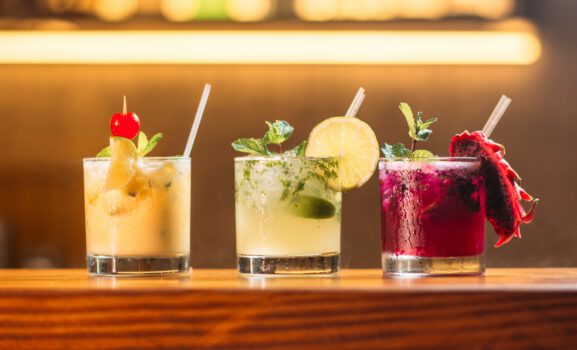 6 populaire cocktails en mocktails in 2023
